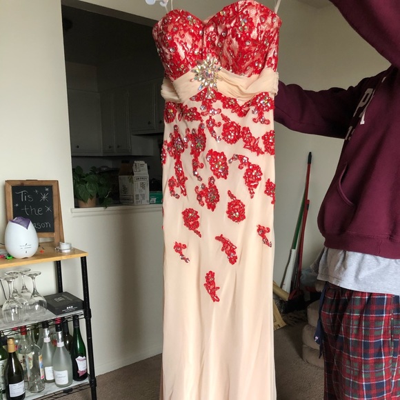 Beautiful prom dress/bridesmaid dress - Picture 2 of 5